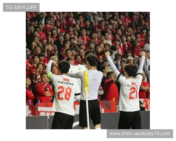 洛里昂小将夸西绝杀后狂奔，主场球迷高呼新星之名