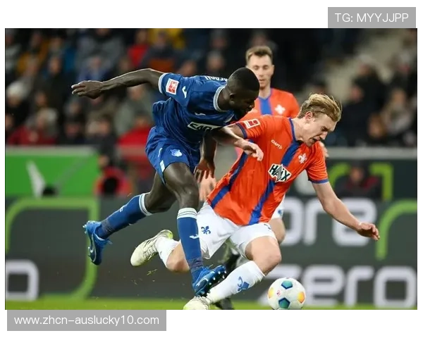 拜仁5-1十人霍芬海姆，迪亚斯戴帽+两造点凯恩两射一传