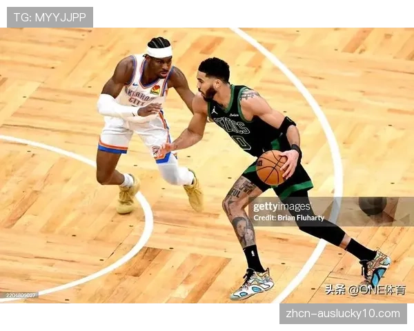 关键回合聚焦：亚历山大利用“中距离单挑”破解包夹，完成准绝杀